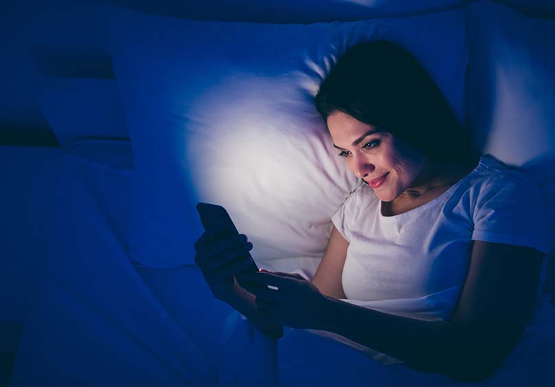 Tip para dormir: No usar el celular en la noche